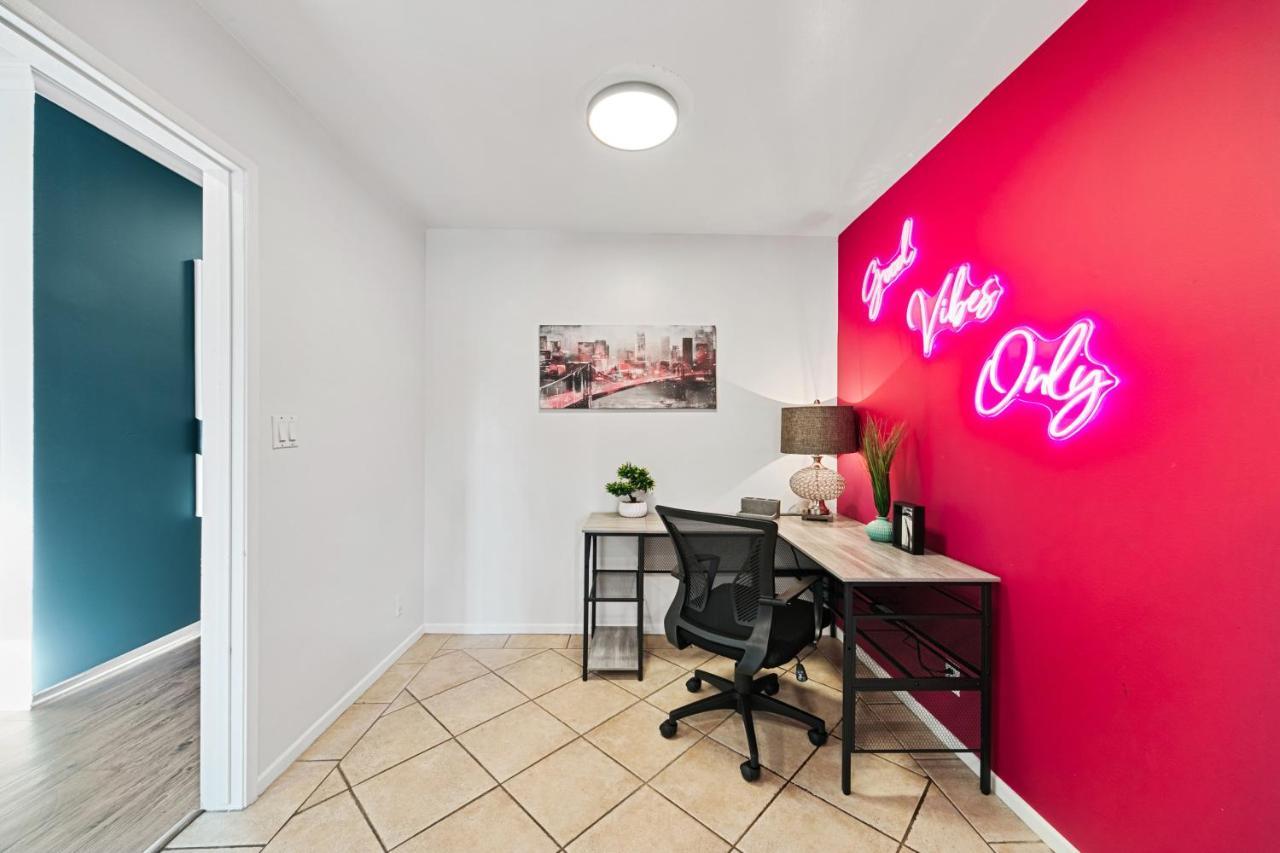 Beverly Hills Chic 2 Bed 2Bath With Patio And Parking 309 Los Ángeles Exterior foto