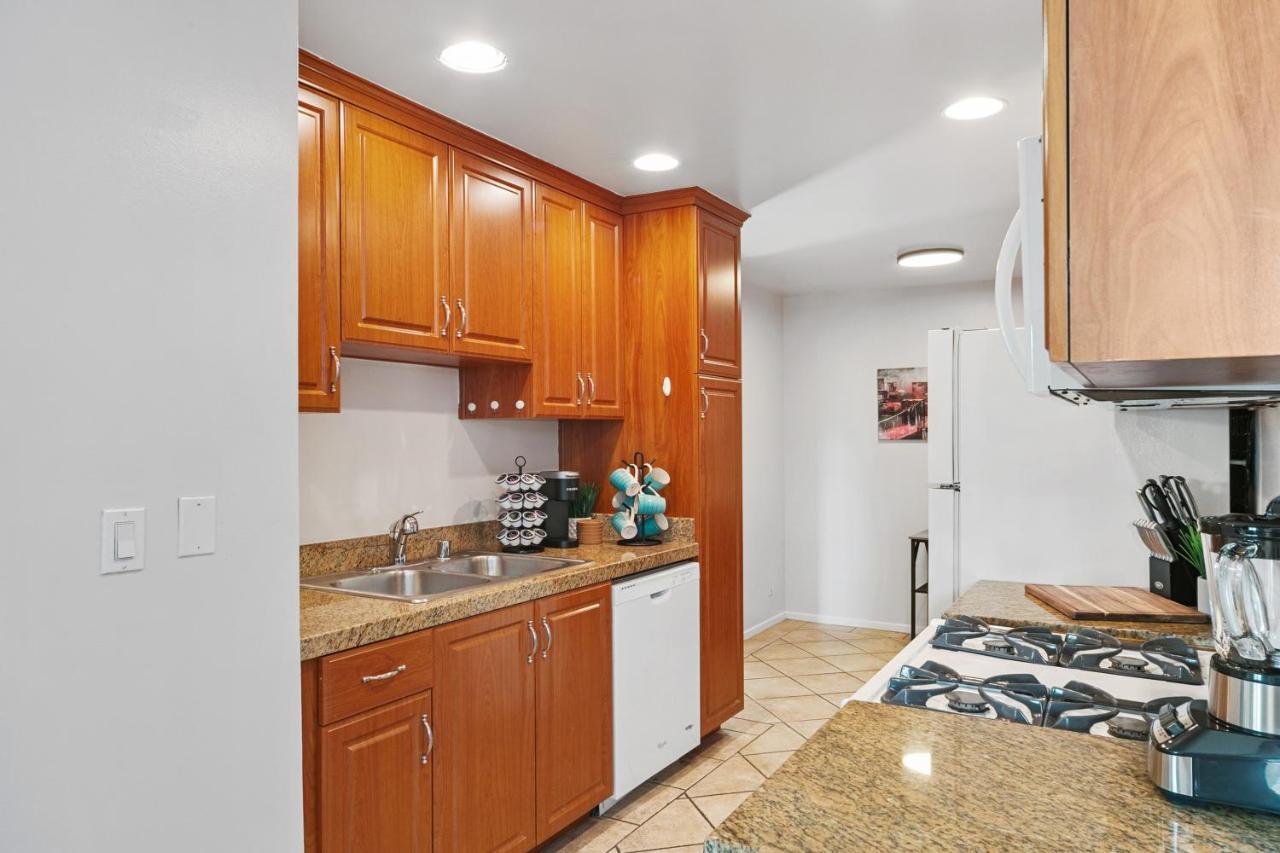 Beverly Hills Chic 2 Bed 2Bath With Patio And Parking 309 Los Ángeles Exterior foto